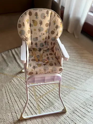 Lightweight White Baby High Chair / Feeding Chair - Good Condition