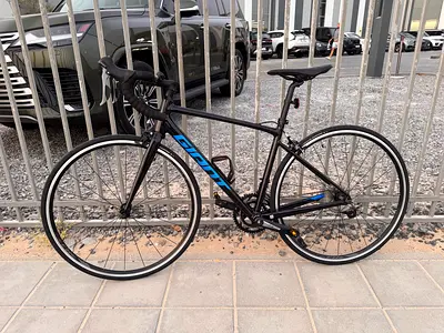 Giant Contend 3 Road Bike – Excellent Condition
