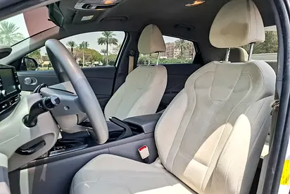 2023 Hyundai ELANTRA 照片 11