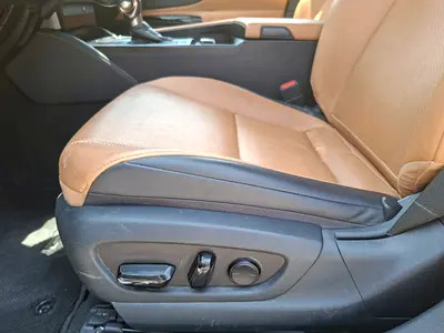 صورة 11 لـ 2023 Lexus ES-SERIES