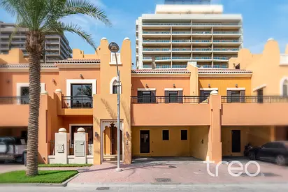 Vacant 4 Bed Villa | Spacious Layout