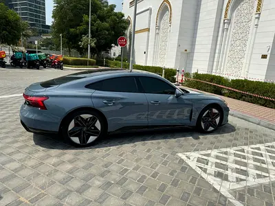 صورة 2 لـ 2023 AUDI E-TRON GT