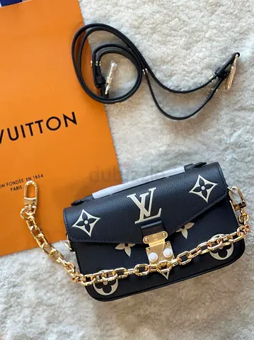 Louis Vuitton Pochette Métis East-West Bag