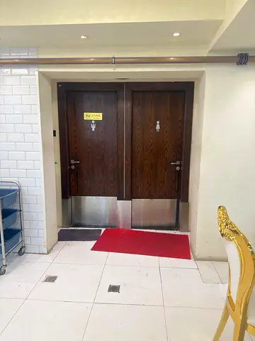 RUNNING RESTAURANT FOR SALE IN ABUDHABI CORNICH Food street (FULLY FITTED)