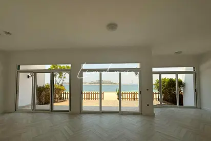 Vacant | Direct Beach Access |Sea View |Beachfront