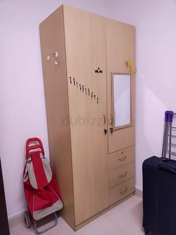 Light wood 3-door wardrobe with mirror and 3 drawers