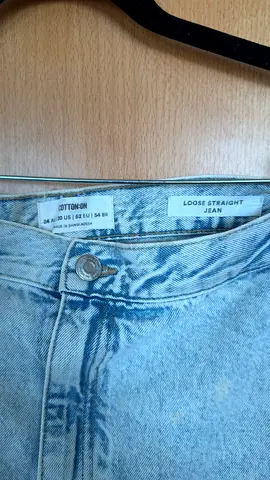 Light wash Cotton On loose straight jeans - size 24