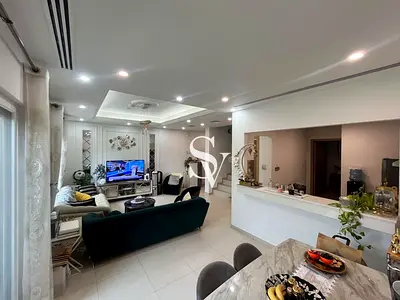 ELEGANT 3 BR | SINGLE ROW | FURNISHED/UNFURNISHED