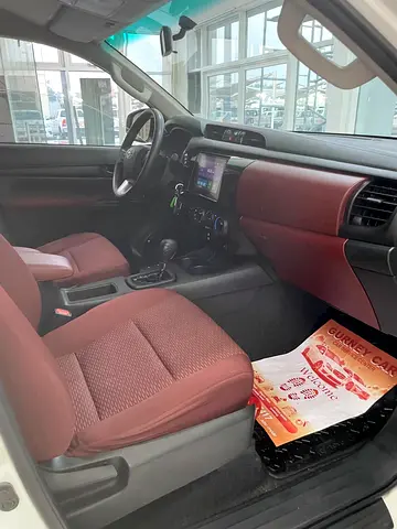 2025 Toyota HILUX 缩略图 19