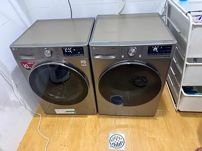 LG 9 kg washer and 9 kg dryer separate sets
