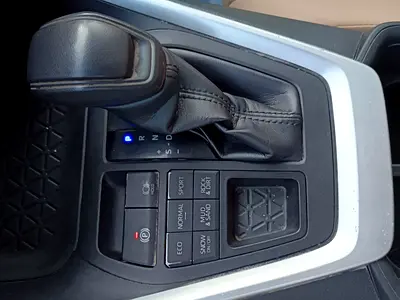 صورة 12 لـ 2023 Toyota RAV 4
