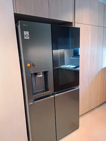 Samsung Premium InstaView Side-by-Side Refrigerator – Water Dispenser & Ice Maker