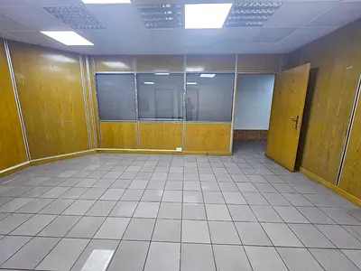 INDEPENDENT OFFICE | SPACIOUS LAYOUT | NEAR METRO