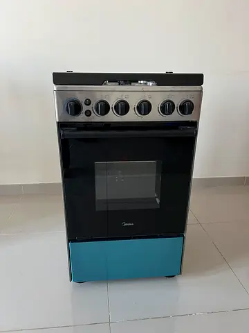 Midea Freestanding Gas Cooker with Oven - Used only a couple of times