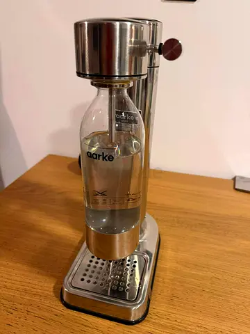 Aarke sparkling water maker (carbonator)