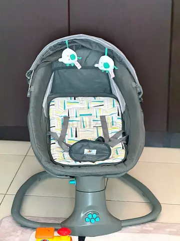 Bassinet swings