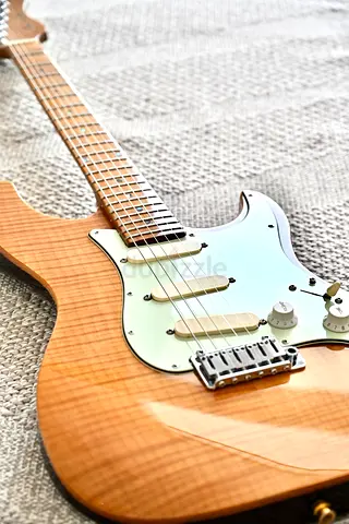 Sire Larry Carlton S7 Stratocaster Flamed Maple Custom EMG Pickups SSS