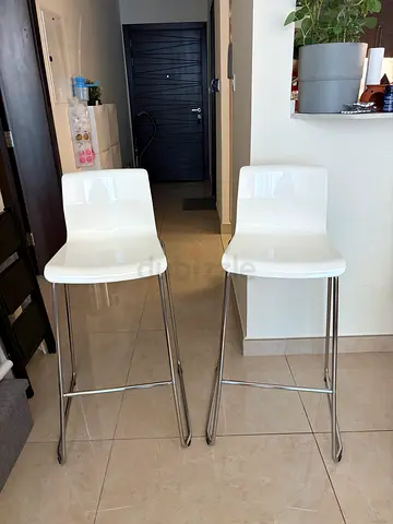 Set of 2 White Bar Stools with Chrome Legs - Good Condition