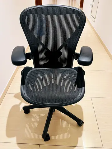 Herman Miller Aeron size B fully loaded