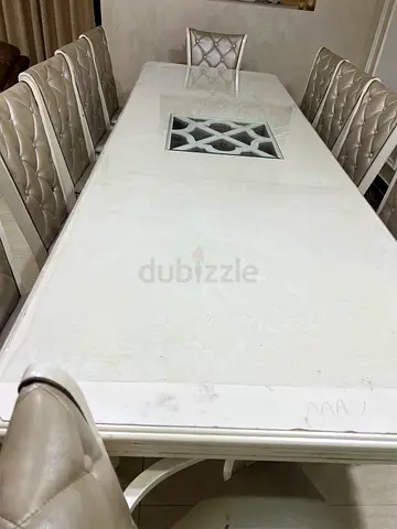 Dining table for sale