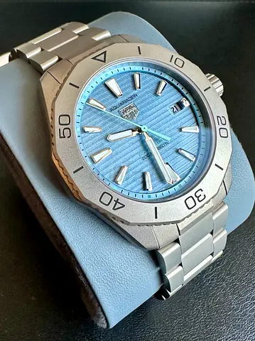 TAG Heuer Aquaracer Professional 200 Solargraph