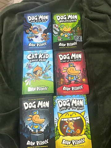 11 books of Dog Man & Cat Kid by Dav Pilkey - kid chapter books collection / price is negotiable