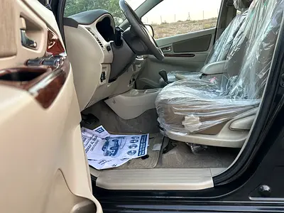صورة 7 لـ 2014 Toyota INNOVA