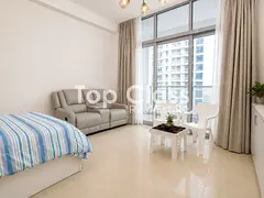 2 Parking | Closed Kitchen | Available Now