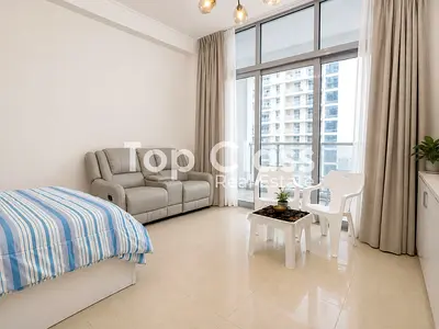 2 Parking | Closed Kitchen | Available Now