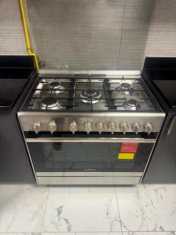 Bosch 5 burner gas cooker 90 by 60