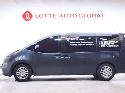 2022 Hyundai STARIA photo 5