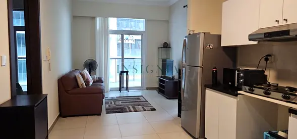 Vacant Furnished IBR New Building Prime Location Spacious