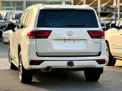 صورة 8 لـ 2023 Toyota LAND CRUISER