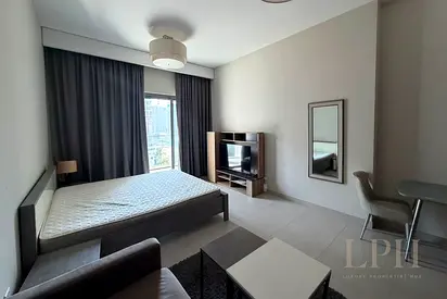 Available Studio | Furnished | 12 Cheques