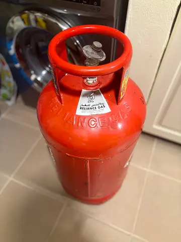 Used Reliance LPG Gas Cylinder - Red 20lb (Good Condition)