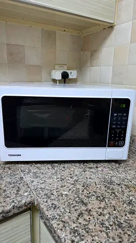 Toshiba Countertop Microwave 25LTRs- Good Working Condition