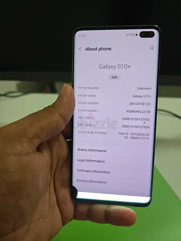 Samsung Galaxy S10+ 8gb 128gb in good working condition with Display issue.