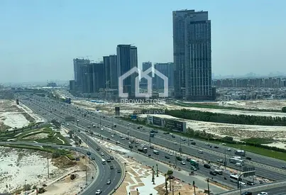 SPACIOUS 1BR | VACANT | PANORAMIC VIEW
