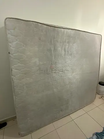 King size mattress 180x200 used not -bad condition