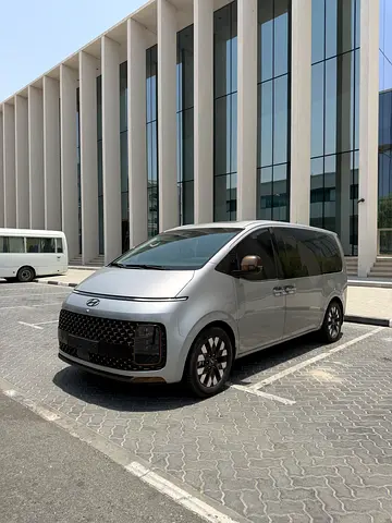 Hyundai Staria Luxury 2022 | GCC Specs | Low Mileage | Fully Loaded