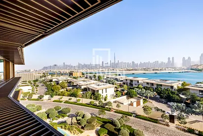 Luxurious Apartment with Full Skyline Views