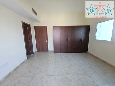 CORNER 1 BEDROOM NICE DEAL LARGE LAYOUT VERY BRIGHT GOOD VIEW