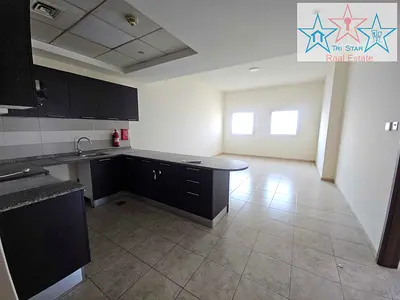 CORNER 1 BEDROOM NICE DEAL LARGE LAYOUT VERY BRIGHT GOOD VIEW