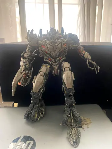 Used Baiwei Megatron - Revenge of the Fallen (Can Transform into tank Mode)