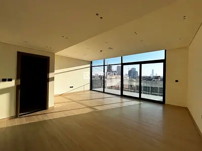 SKYLINE VIEWS | MODERN OFFICE | PRIME LOCATION