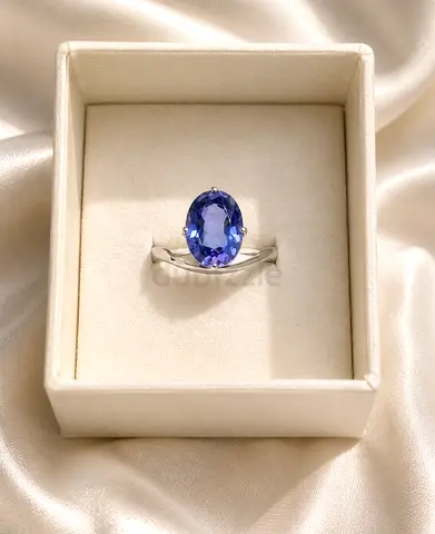 White Gold Ring with Oval Blue Sapphire Gemstone (Size 12)