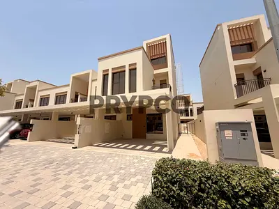 5BR +Maids | Single cheque | Unfurnished | Vacant