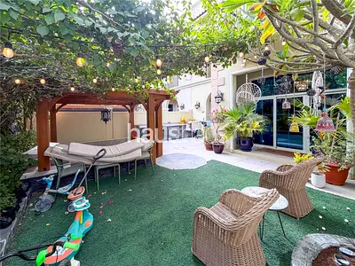 Exclusive I Upgraded I Spacious Townhouse I VOT