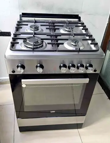 Beko 4-Burner Gas Cooker with Oven - Stainless Steel, Good Condition
