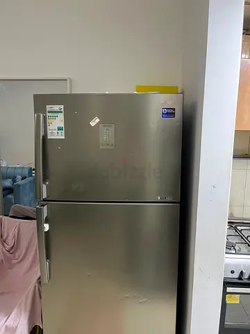 Samsung twin cooling plus Silver double-door refrigerator in good working condition